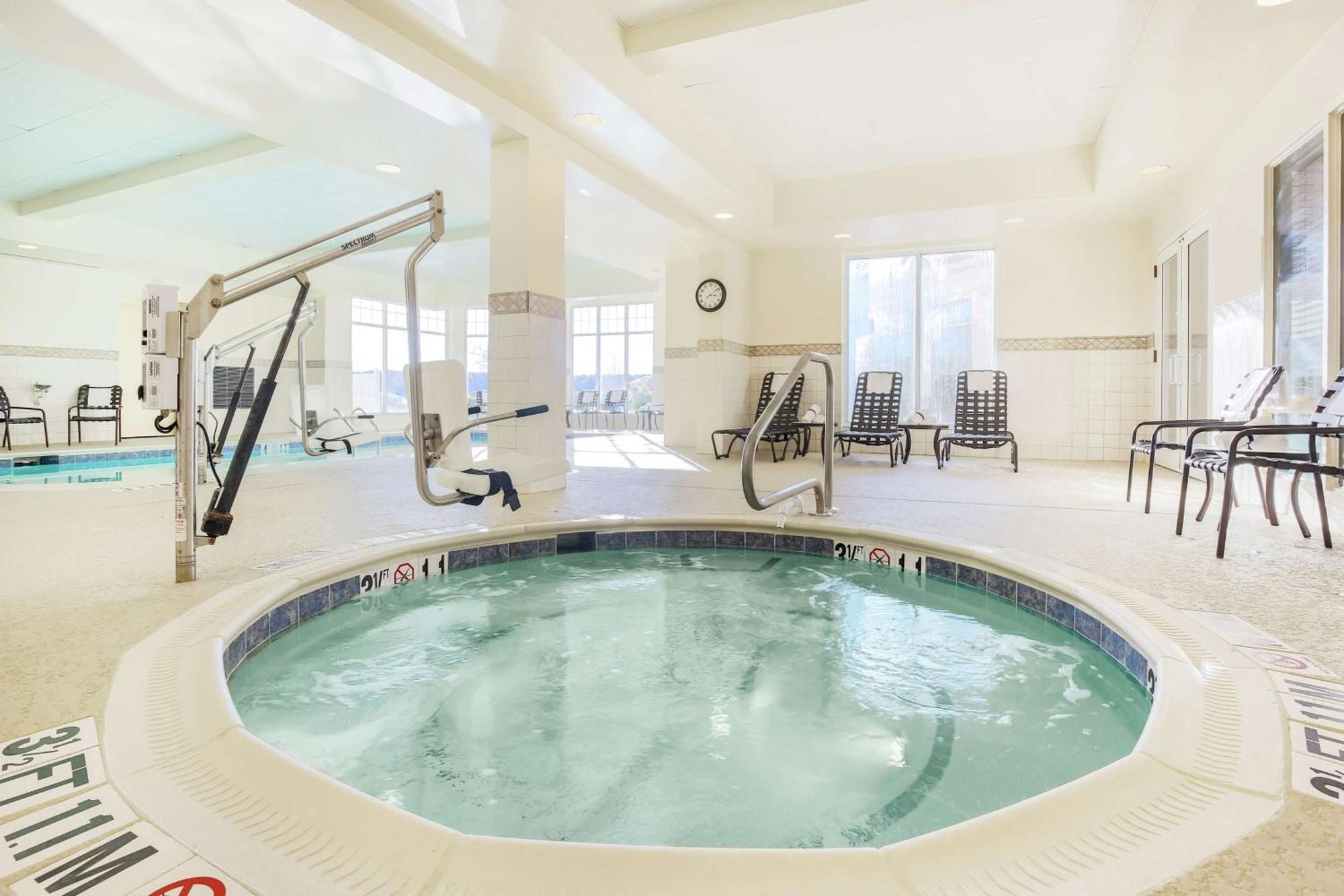 Hilton Garden Inn Roanoke Rapids Zewnętrze zdjęcie